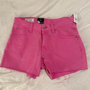 Gap low stride short in hot pink